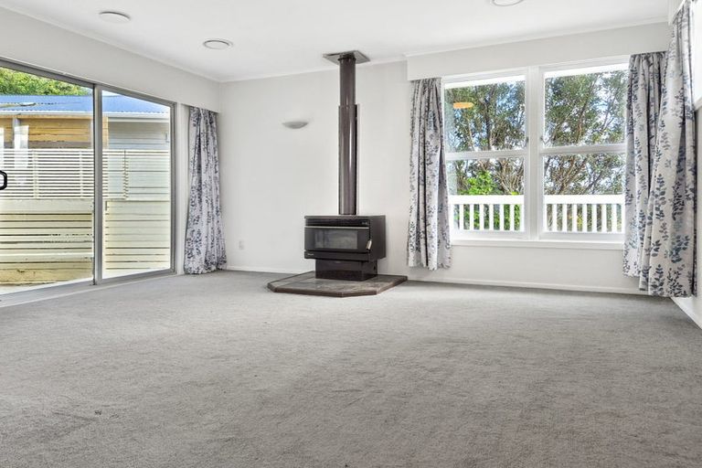 Photo of property in 10 Voltaire Street, Karori, Wellington, 6012