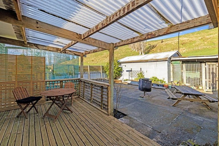 Photo of property in 67 Ongo Road, Hunterville, 4730