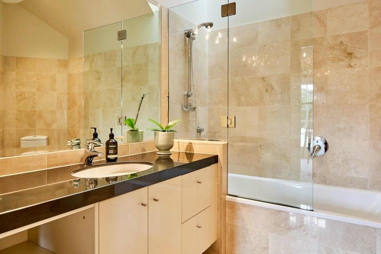Photo of property in 60 Cheviot Road, Lowry Bay, Lower Hutt, 5013