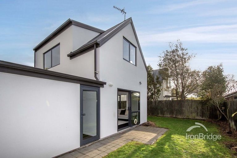 Photo of property in 22 Coles Place, St Albans, Christchurch, 8014