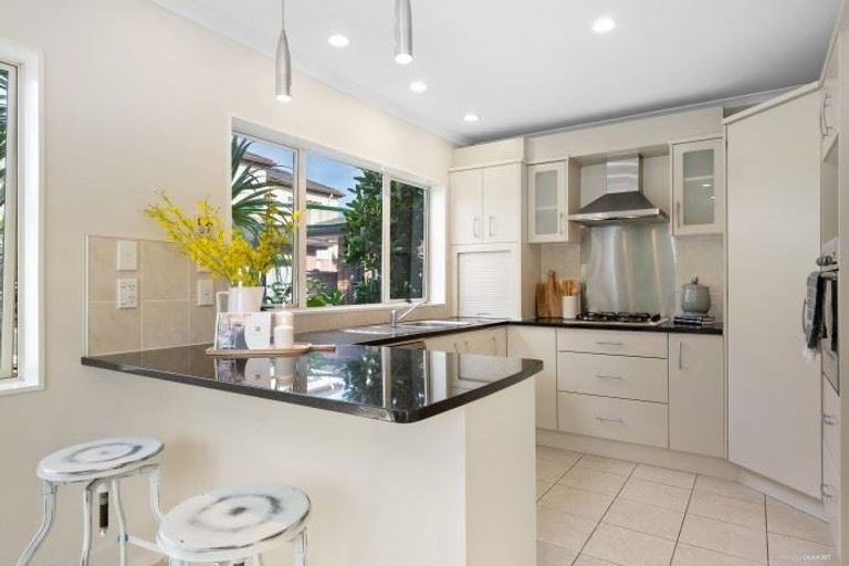 Photo of property in 3 Banshire Close, Flat Bush, Auckland, 2016