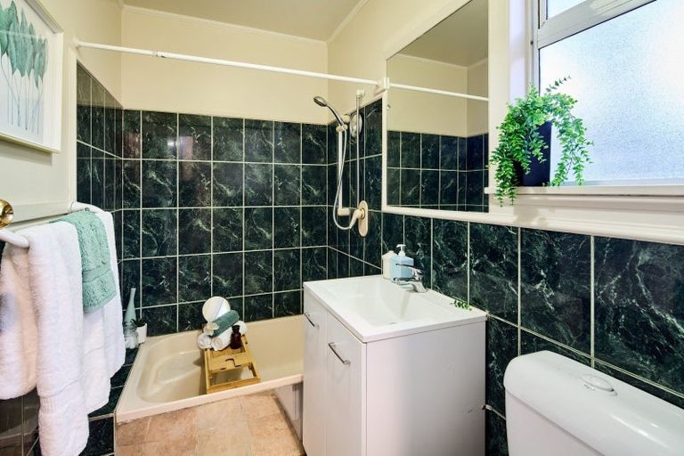 Photo of property in 1 Maurice Terrace, Te Aro, Wellington, 6011