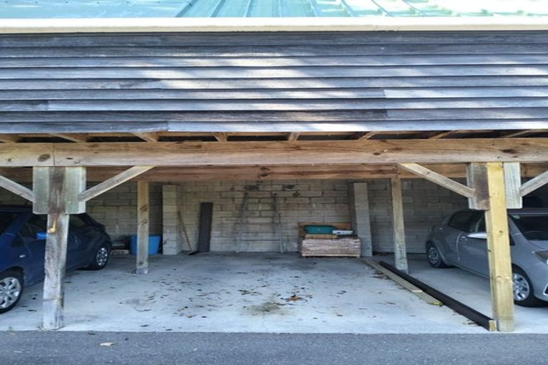 Photo of property in The Triangle, 2/33 Halswater Drive, Churton Park, Wellington, 6037