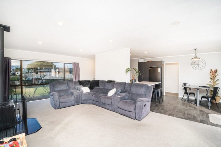 Photo of property in 53 Geraldine Crescent, Cloverlea, Palmerston North, 4412