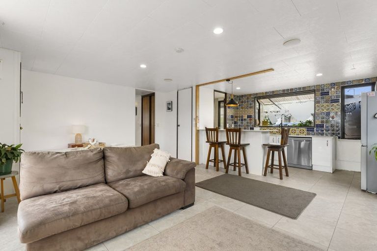 Photo of property in 8b Longstead Avenue, Papamoa Beach, Papamoa, 3118