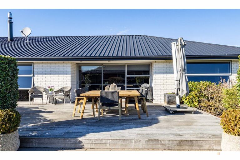 Photo of property in 24 Tancred Street, Geraldine, 7930