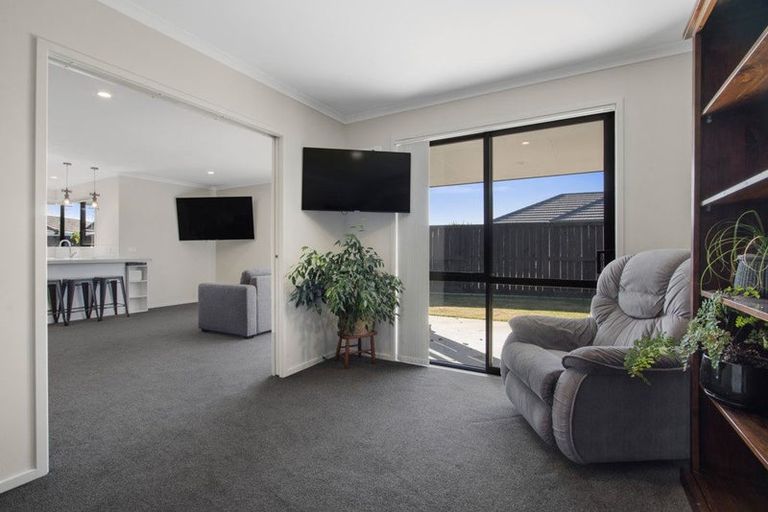 Photo of property in 16 Eastbank Drive, Katikati, 3129