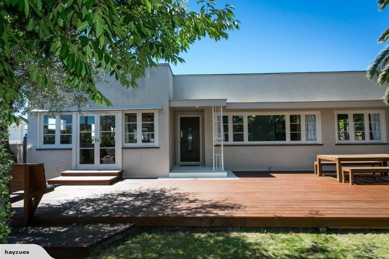 Photo of property in 33 Avondale Road, Taradale, Napier, 4112