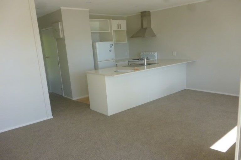 Photo of property in 5m The Esplanade, Eastern Beach, Auckland, 2012