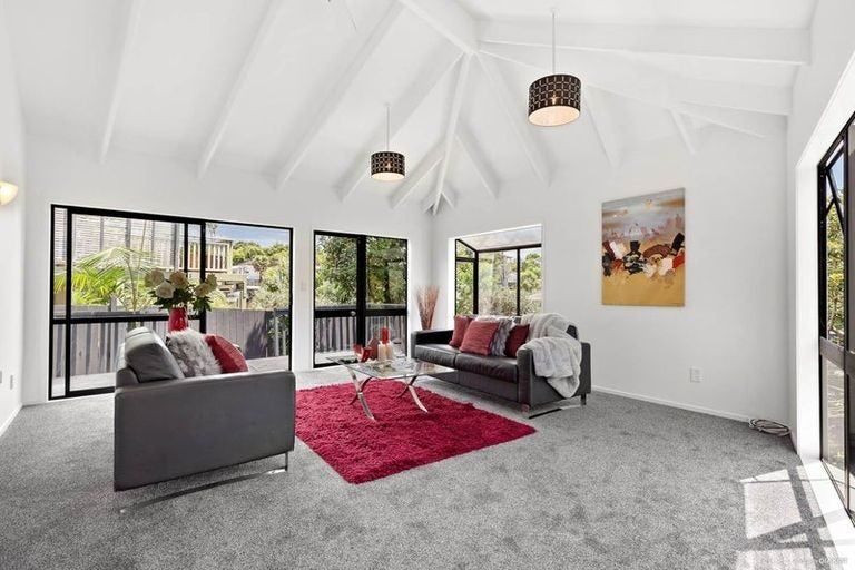 Photo of property in 47 Sheridan Drive, New Lynn, Auckland, 0600
