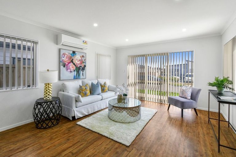 Photo of property in 5 Survila Street, Takanini, 2110