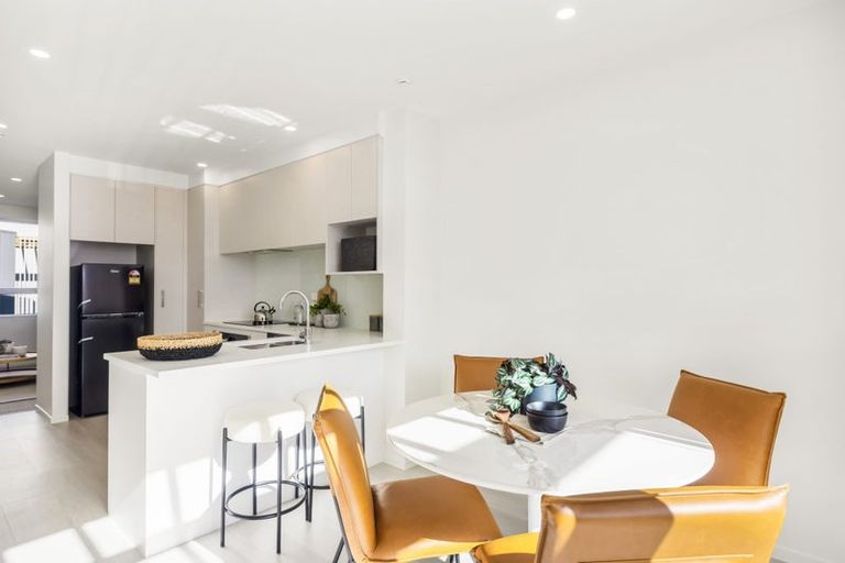 Photo of property in 11/2 Moor Avenue, Te Atatu Peninsula, Auckland, 0610