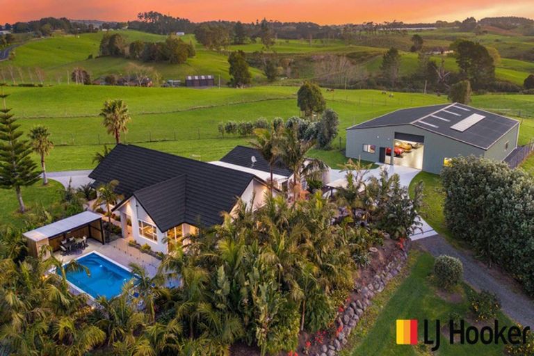 Photo of property in 129 Ostrich Farm Road, Pukekohe, 2676