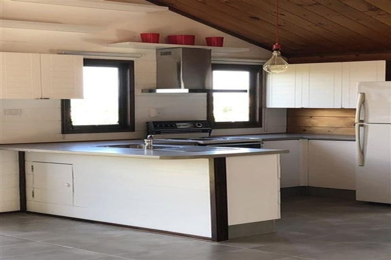 Photo of property in 2/124 Bucklands Beach Road, Bucklands Beach, Auckland, 2012