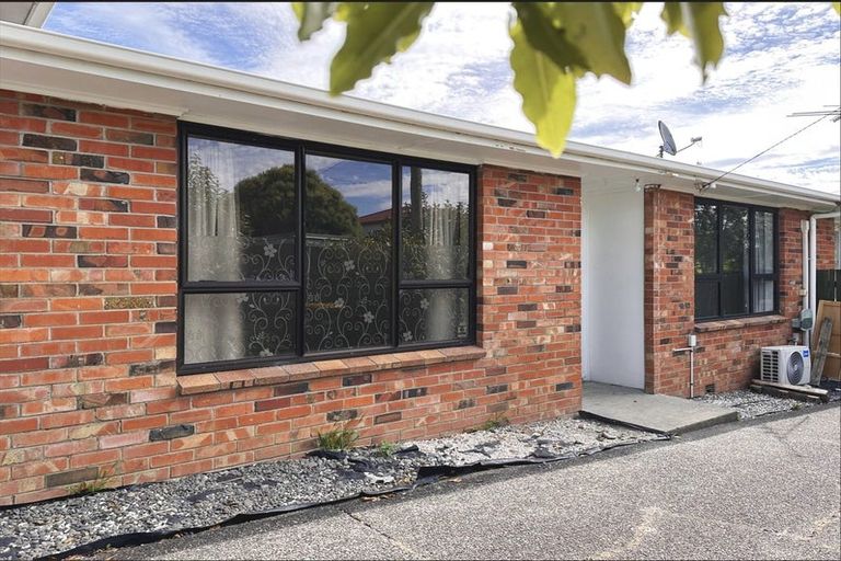 Photo of property in 65 Astley Avenue, New Lynn, Auckland, 0600