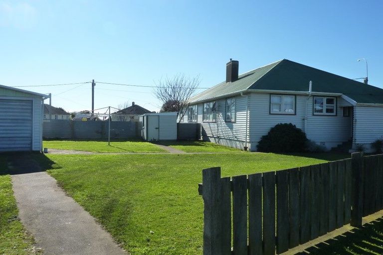 Photo of property in 296 South Road, Hawera, 4610