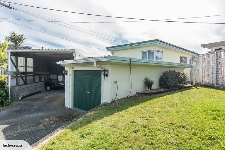 Photo of property in 22 Nathan Avenue, Paraparaumu Beach, Paraparaumu, 5032