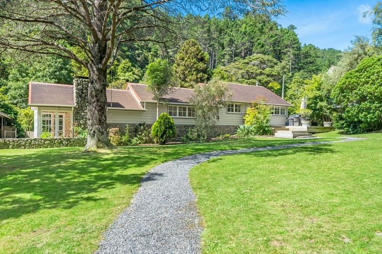 Photo of property in 25 Elmslie Road, Pinehaven, Upper Hutt, 5371