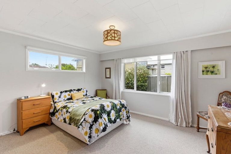 Photo of property in 44 Tui Road, Raumati Beach, Paraparaumu, 5032