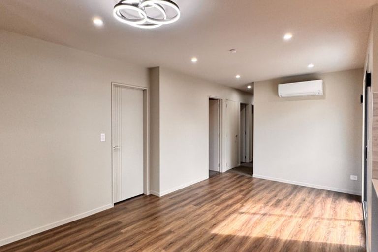 Photo of property in 7 Akoranga Place, Hornby, Christchurch, 8042