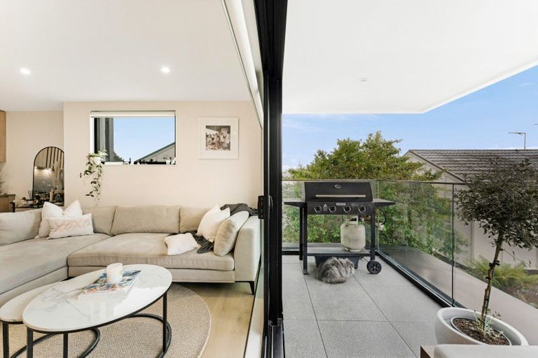 Photo of property in 64d Coronation Road, Mangere Bridge, Auckland, 2022