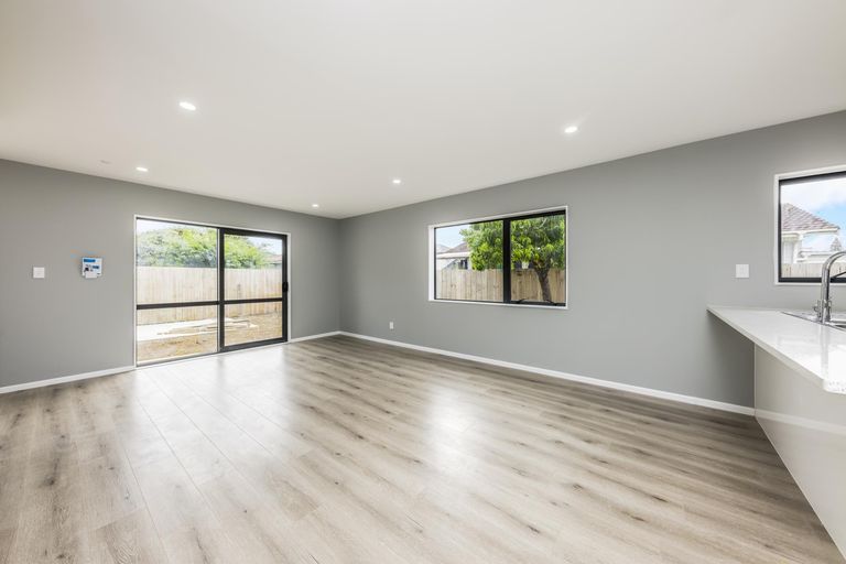 Photo of property in 466c Massey Road, Mangere East, Auckland, 2024