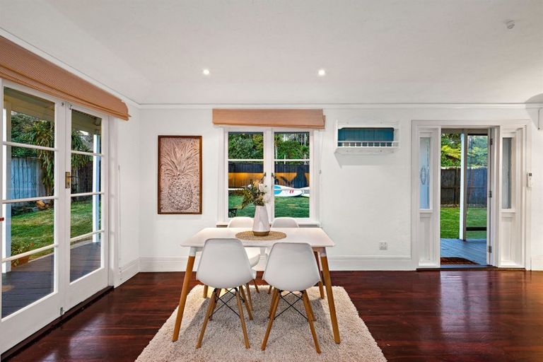 Photo of property in 1/86 Beach Road, Castor Bay, Auckland, 0620