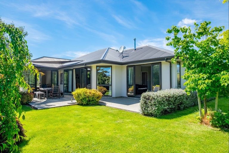 Photo of property in 128 Kings Drive, Wanaka, 9305