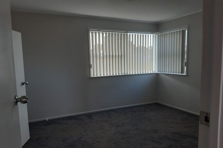 Photo of property in 15 Kemble Close, Mangere, Auckland, 2022