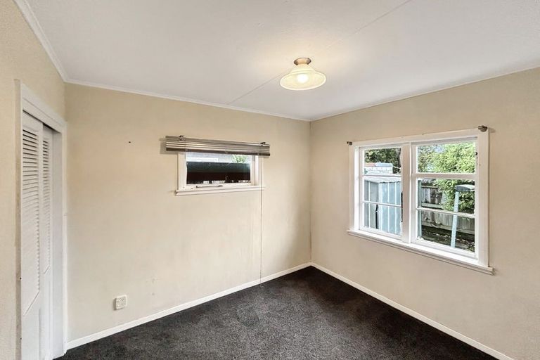 Photo of property in 8 Galway Avenue, Hokowhitu, Palmerston North, 4410