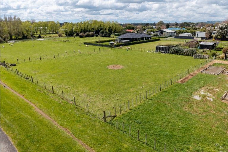 Photo of property in 120 Fergusson Street, Woodville, 4920