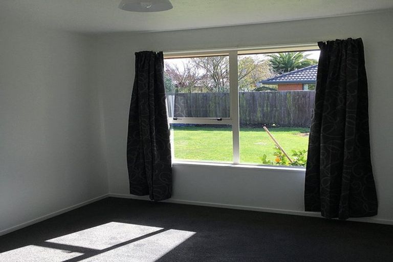 Photo of property in 3 Innisfree Place, Northwood, Christchurch, 8051