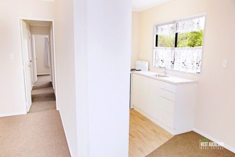 Photo of property in 34e Ranui Station Road, Ranui, Auckland, 0612