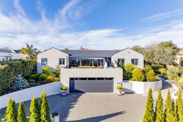 Photo of property in 1 Hikanui Place, Havelock North, 4130