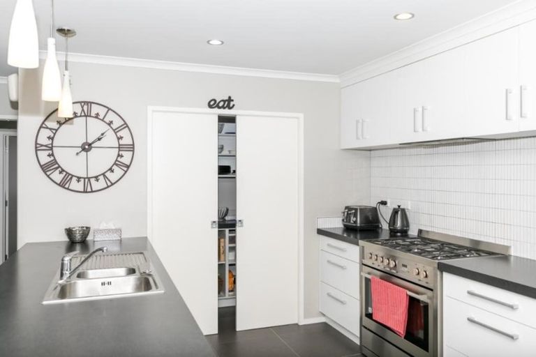 Photo of property in 115 Saint James Drive, Huntington, Hamilton, 3210