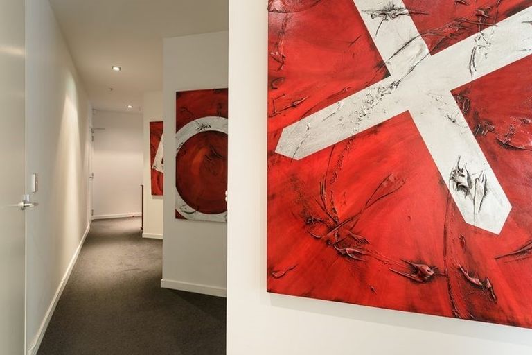 Photo of property in 2a/22 Telford Terrace, Oriental Bay, Wellington, 6011