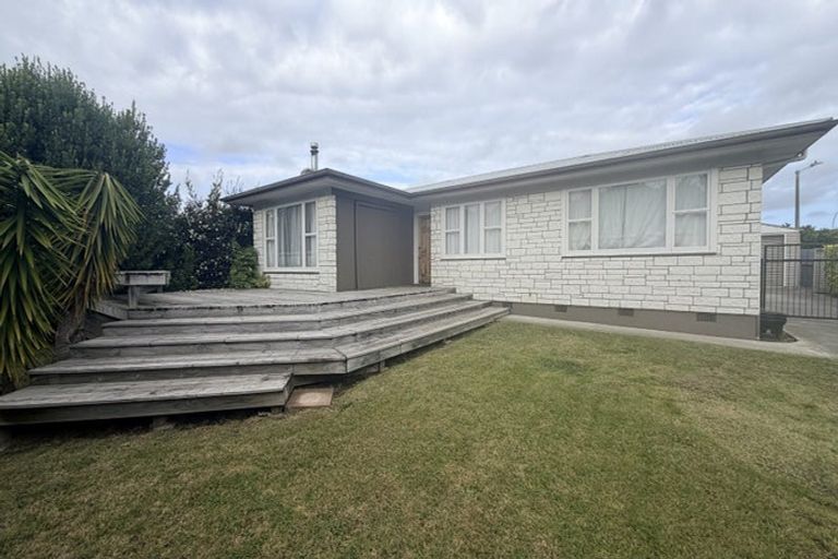 Photo of property in 17 Deal Crescent, Flaxmere, Hastings, 4120