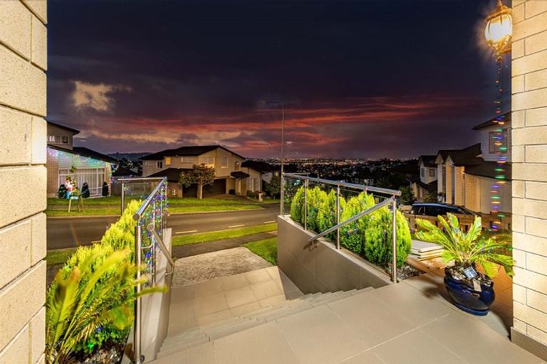 Photo of property in 12 Fairhill Place, Flat Bush, Auckland, 2016
