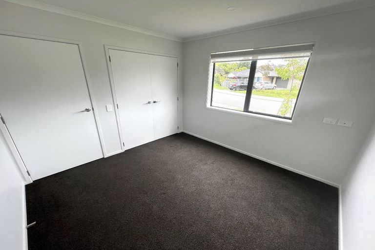 Photo of property in 4 Mooring Close, Whitby, Porirua, 5024