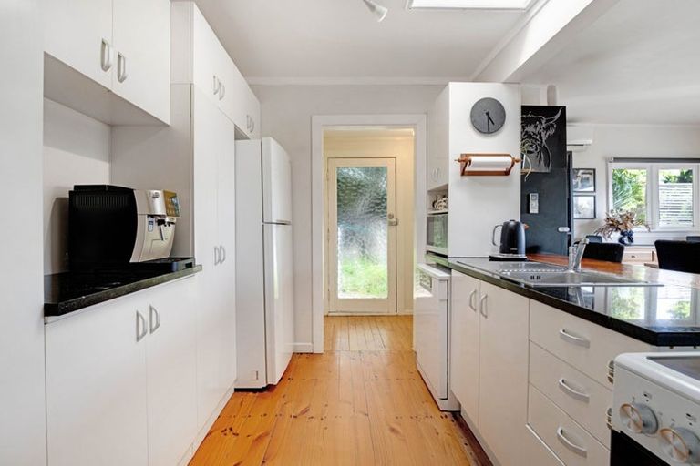 Photo of property in 1/66 Manuka Road, Glenfield, Auckland, 0629