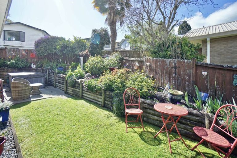 Photo of property in 14 Muir Place, Te Puke, 3119