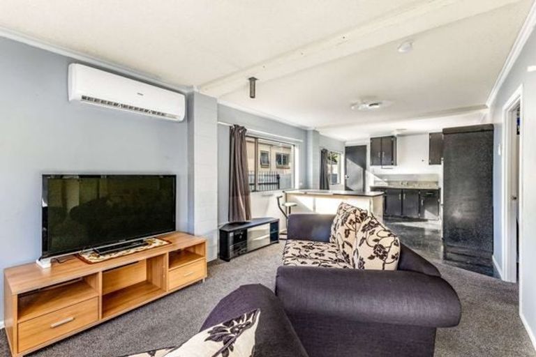 Photo of property in 84 Pioneer Road, Moturoa, New Plymouth, 4310