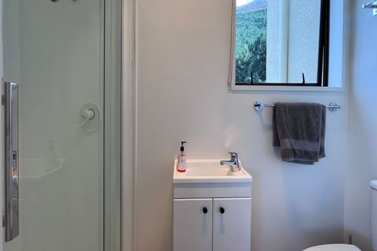 Photo of property in 20 Dart Place, Fernhill, Queenstown, 9300