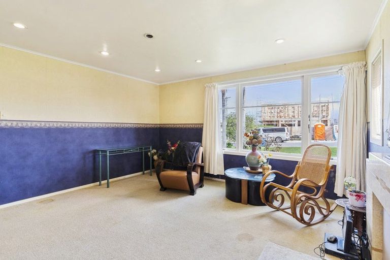 Photo of property in 8 Poto Street, Te Atatu South, Auckland, 0610