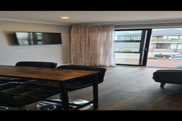 Photo of property in 24 Tai Crescent, Hobsonville, Auckland, 0616