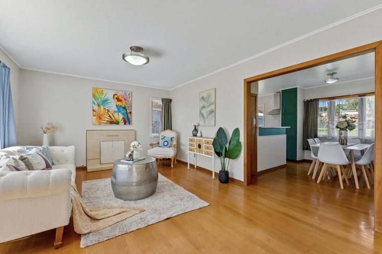 Photo of property in 4 Duncan Avenue, Te Atatu South, Auckland, 0610