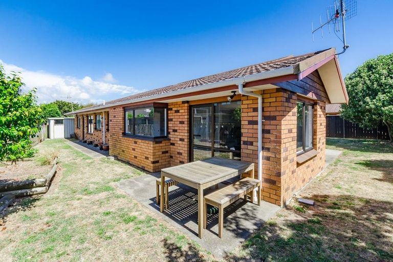 Photo of property in 4 Oakwood Grove, Paraparaumu Beach, Paraparaumu, 5032