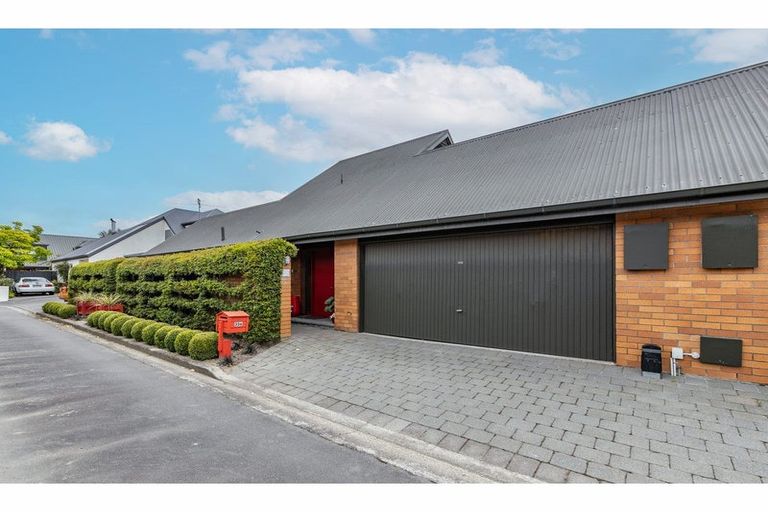 Photo of property in 35 Glenburn Place, Avonhead, Christchurch, 8042