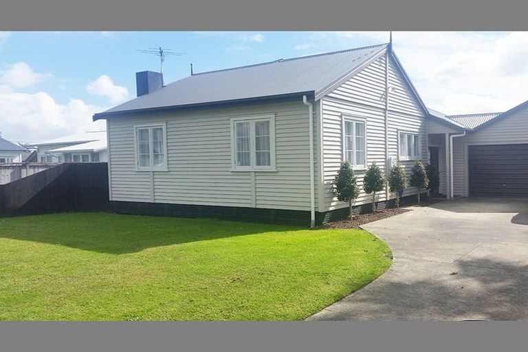 Photo of property in 136 Old Wairoa Road, Papakura, 2110