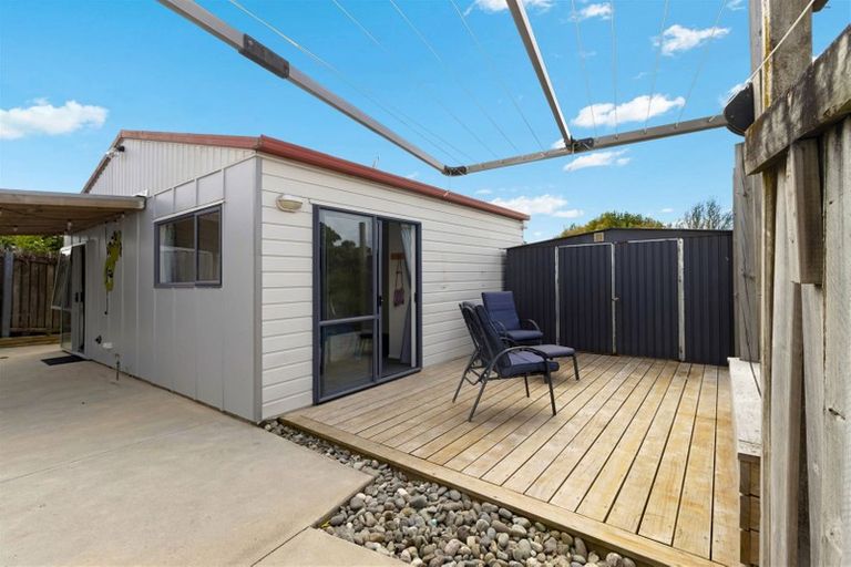 Photo of property in 34a Riserra Drive, Ranui, Auckland, 0612